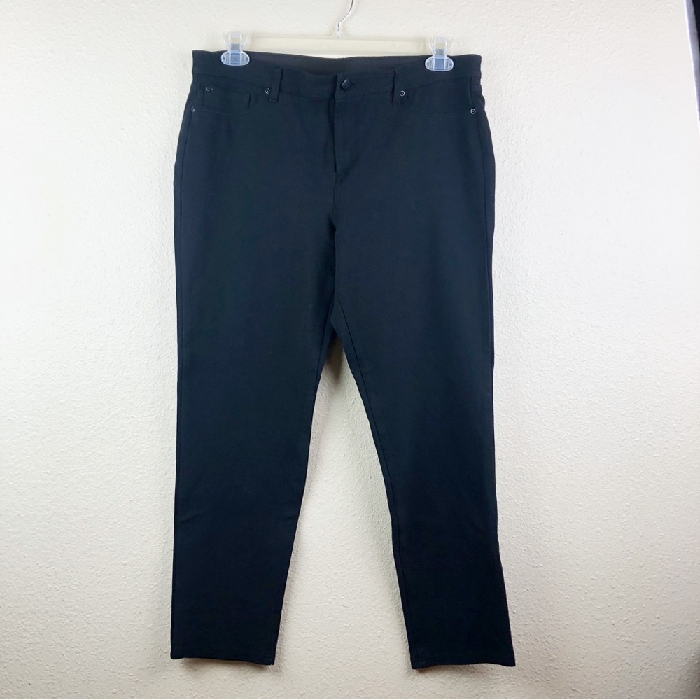 Chico’s Black Crop
